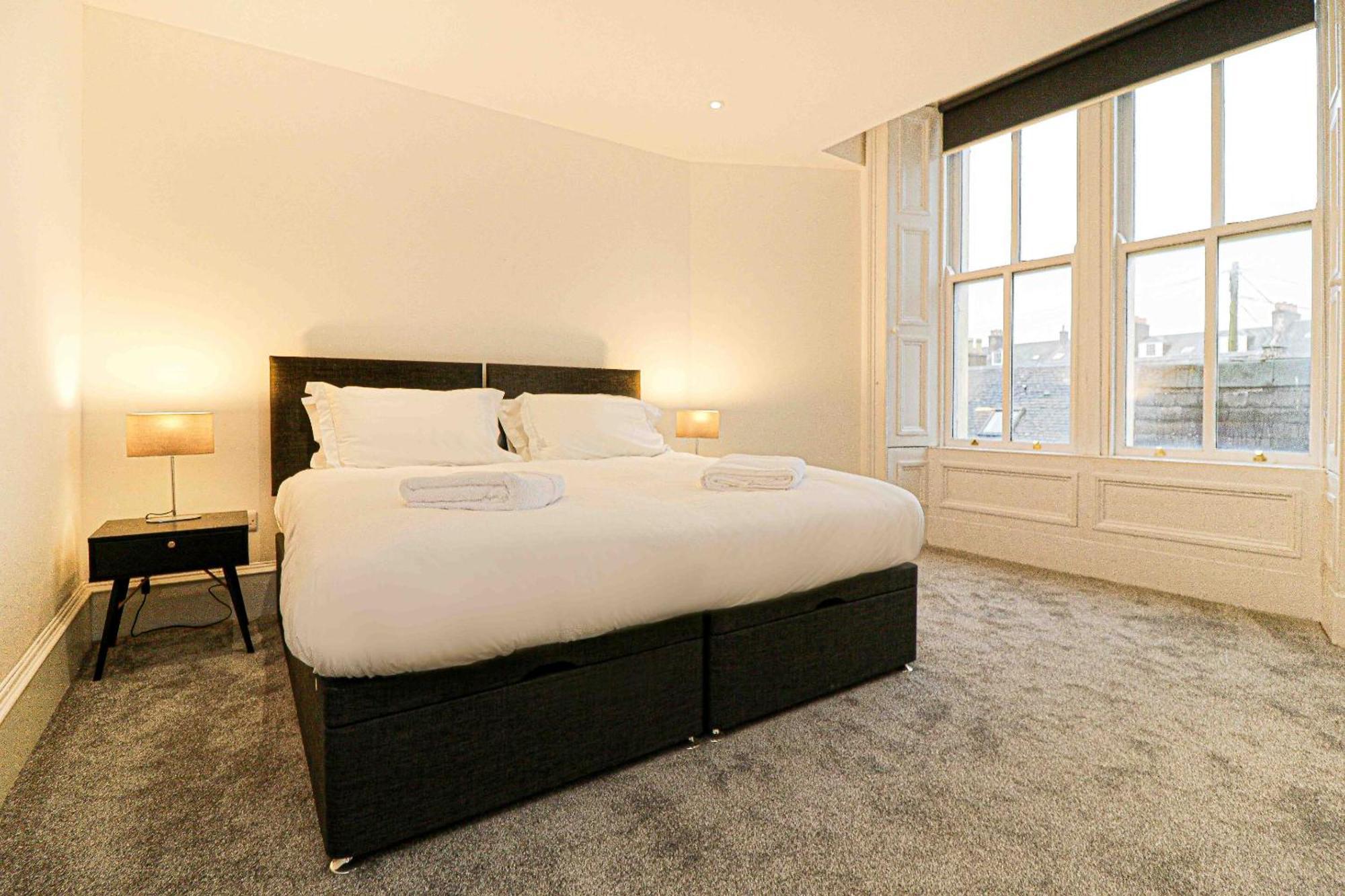 Beachwalk Apartments By Nova Suites Ayr Buitenkant foto